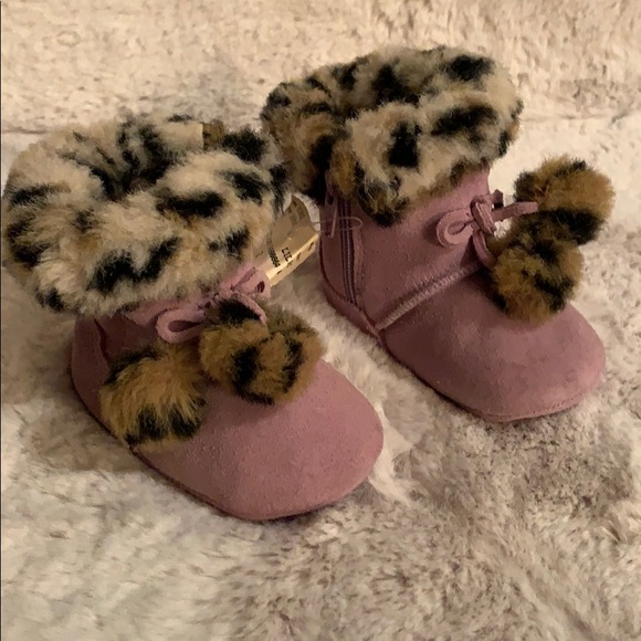 Weebok by Reebok Leapard fur trim Boots. Size 2. - Picture 1 of 6